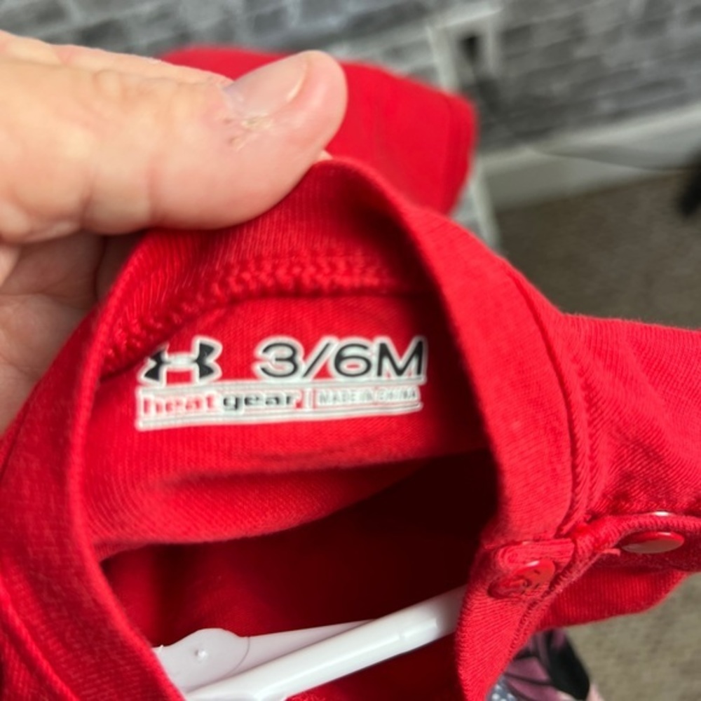 Under Armour‎ - Picture 6 of 7